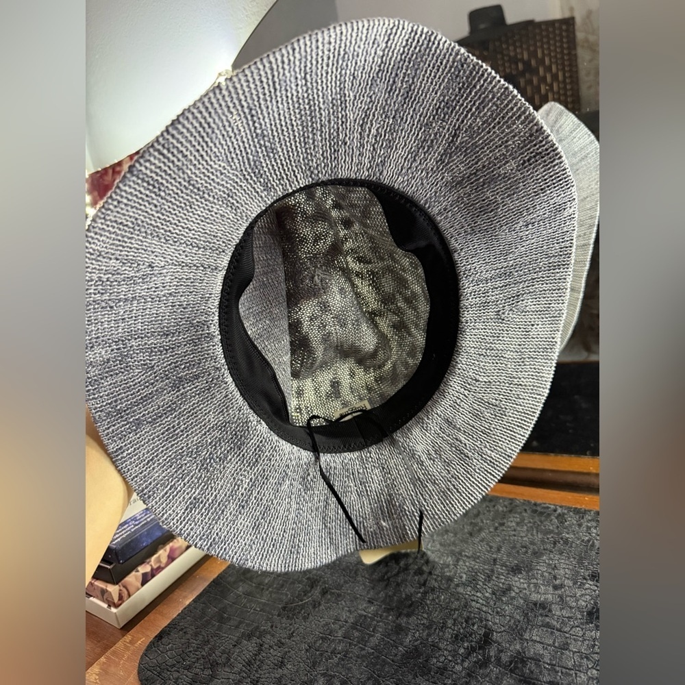 Stylish Gray/Bluish and Tan Band Women's Hat - Picture 4 of 4